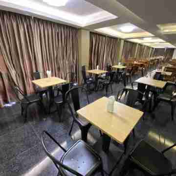 Gemsy Hotel Dining/Meeting Rooms