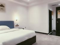 六盘水海豚湾酒店 - 舒适大床房