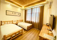 Dunhuang Mengzhitu Hotel (Mingsha Mountain and Crescent Moon Spring Scenic Area)