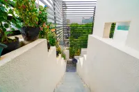 Tingting Homestay (Xi'an Huimin Street Dalian Huachi Branch)