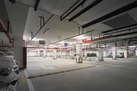 Vienna Hotel (Rugao Wuyue Plaza) - Parkplatz