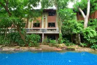 100 Islands Resort & Spa - Pools