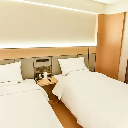 JI Hotel (Tianjin Binjiang Road Commercial Street) Hotels in Tianjin