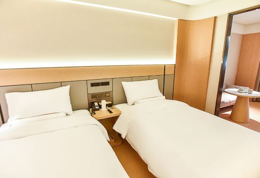 JI Hotel (Tianjin Binjiang Road Commercial Street)