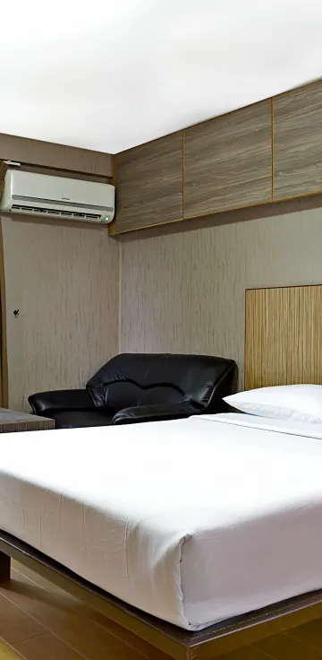 ห้องดีลักซ์ เตียงใหญ่ 1 เตียง