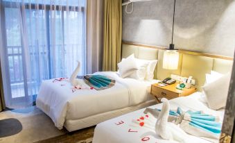 Yulan Qinyun Resort Hotel
