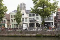 Hotel Vé Hotels near Onze-Lieve-Vrouw van Hanswijk