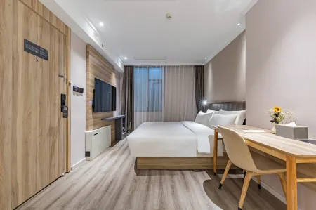 Chengju Hotel (Haikou Qilou Old Street)