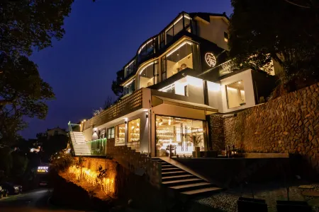 Hangzhou Zhuge Homestay (Xihu Scenic Area) Отели рядом с достопримечательностью «Zhijiang College of Zhejiang University of Technology»