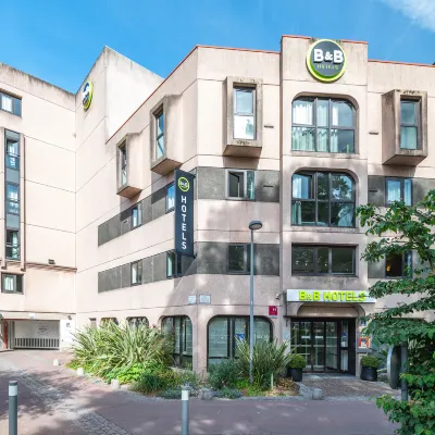 B&B Hotel Rouen Centre Rive Gauche Hotels near Rouen-Rive-Droite Station