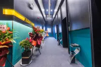 Bobi Xiong E-sports Hotel
