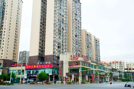 0305 Theme Hotel Отели рядом с достопримечательностью «Moon Bay Health and Wellness Resort»