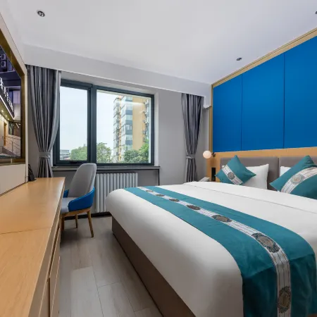 East Sacred Hotel-Very near Beijing Tiananmen Square,the Forbidden City,Wangfujing Subway Station Отели в г. Пекин