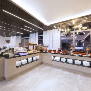 Zealax Hotel & Residence