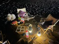 Tenggeli looks up at Starry Sky Camp