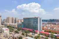 Lavande Hotel (Zhuozhou Baoding Dier Zhongxinyiyuan) - parking
