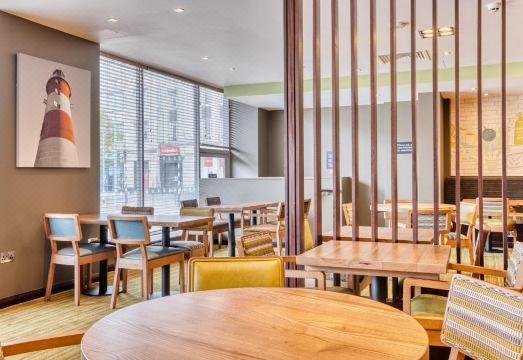 현대적인 호텔 객실 내부