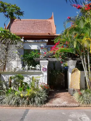 Xiaoyue Renjia Guesthouse Hotels in Menghai