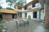 Zigong Mingmen Inn (Guanyin Lake Scenic Area)