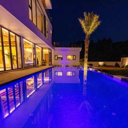 Qianxun·Yifang Homestay (OMG Heartbeat Paradise)