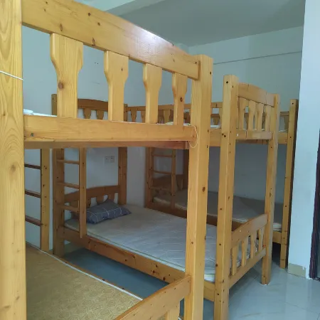 Aixin Chuangye Youth Hostel Отели рядом с достопримечательностью «Zhongda Wufeng Commercial City»