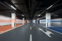 Ramada Bayonne Hotel - parking