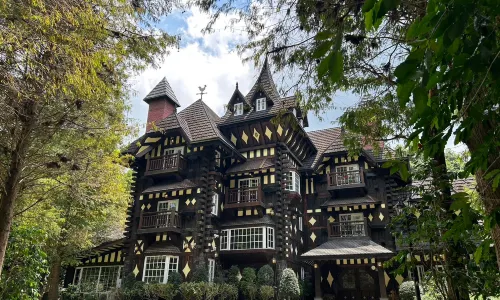 Senboard Manor