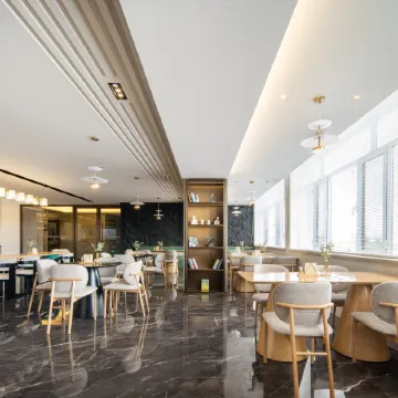 Kuqa Pedestrian Street X Hotel