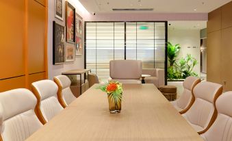 Homeinn Plus Hotel (Yangzhou Dongguan Street Wuyue Plaza)