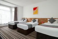 OYO The Contractor Hotel Hotels near The Heritage Gallery at Cargo Fleet