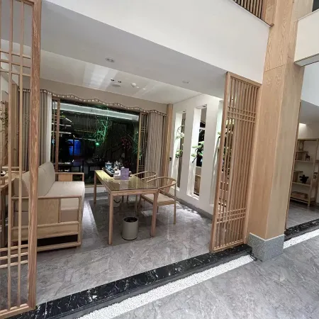 Phoenix Molan Zen Riverview Hotel
