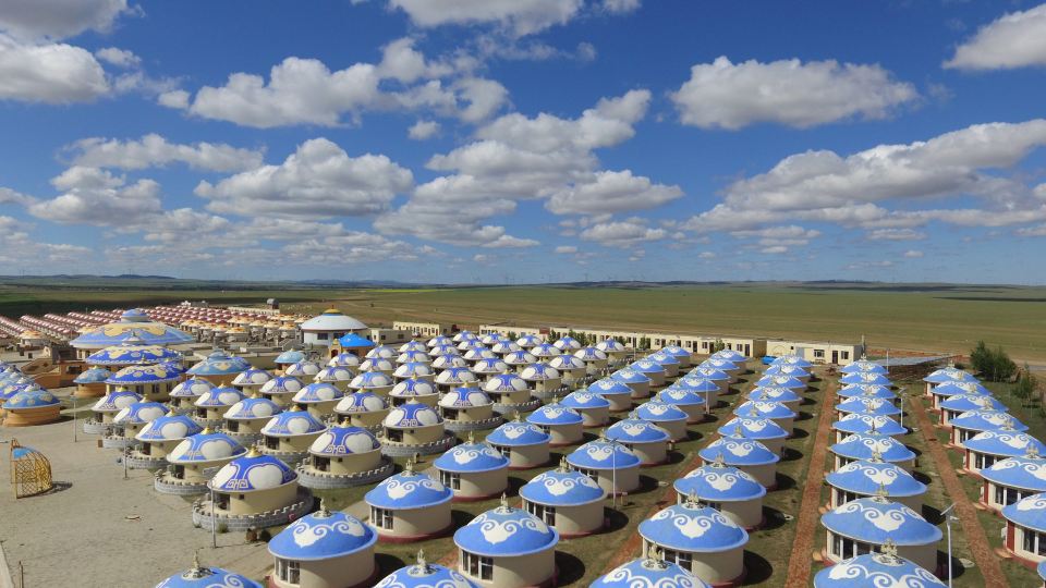 Xilamuren Grasslands Yurt