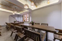 Floral Hotel·Shennongjia Wild Tea Homestay Hotel di Shennongjia