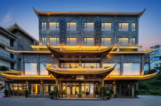 Fenghuang Xiyuan Garden Resort Hotel