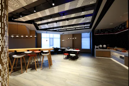 Ibis Hotel (Changbai Mountain Beauty Pine Tourist Center) Отели рядом с достопримечательностью «Meiren Songyuan (North Gate)»