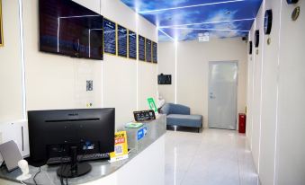 Jifeng Intelligent Audiovisual Hotel