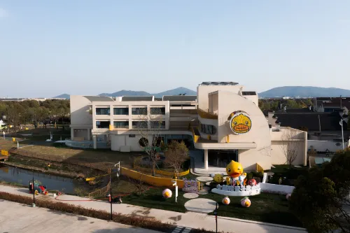BDuck Resort - Rooftop Pools