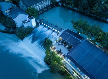 Hidden Cloud Villa · Qingcheng Cliff Hot Spring Resort (Dujiangyan Scenic Spot)