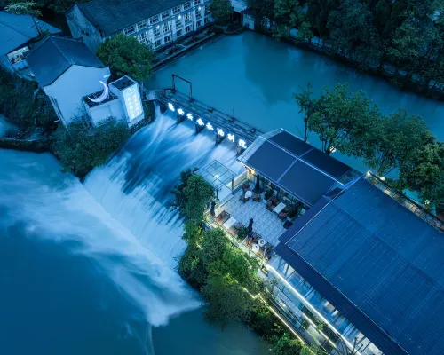 Hidden Cloud Villa · Qingcheng Cliff Hot Spring Resort (Dujiangyan Scenic Spot) Hotels in Dujiangyan