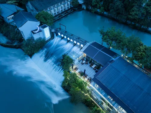 Yinshi Yun She · Private Hot Spring Chinese Inn (Dujiangyan Scenic Area)