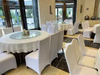 Songfengju Courtyard Hotel (Xingyi Wanfenglin Airport & High-speed Railway Station Branch)