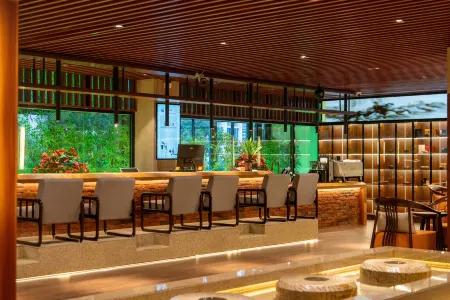 Ramada Encore by Wyndham Longhu Отели рядом с достопримечательностью «Waisha Old Bridge»