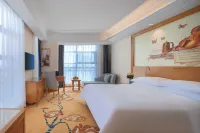 โรงแรมเวียนนา อินเตอร์เนชั่นแนล (สถานีรถไฟความเร็วสูงหวงซานเหนือ) โรงแรมใกล้สวนวัฒนธรรม Huizhou Huashang รีสอร์ทสระว่ายน้ํา