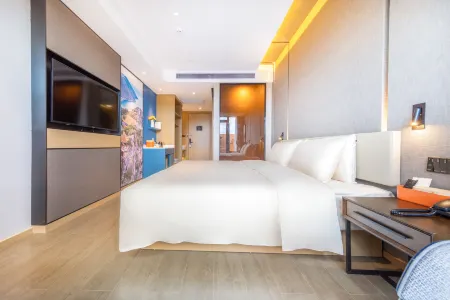 Kunming Green Lake Atour Hotel