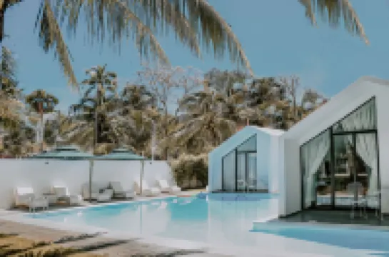 Jiuyue Life Meisu Hotel ( Yalong Bay)