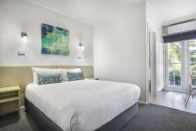 ไนท์แคป แอท โรงแรมสกายเวย์ส