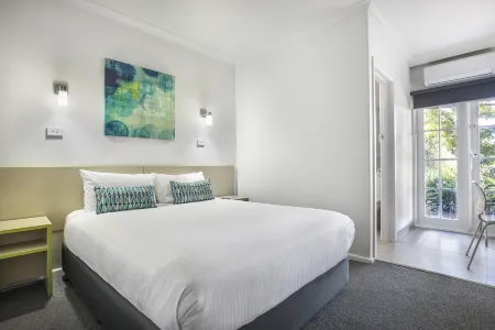 Nightcap at Skyways Hotel Отели в г. Эссендон Север