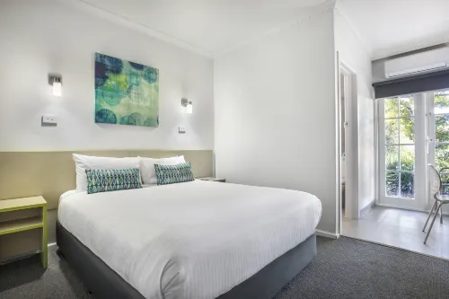 Nightcap at Skyways Hotel Hotels in Keilor