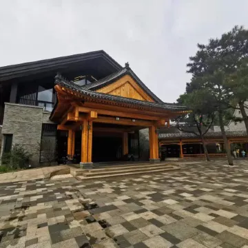 Jinshanling Great Wall Hotel