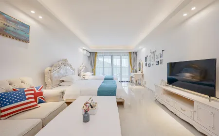 Realm Garden Hotel Отели рядом с достопримечательностью «Hailing Island National Wetland Park of Mangrove Forest»